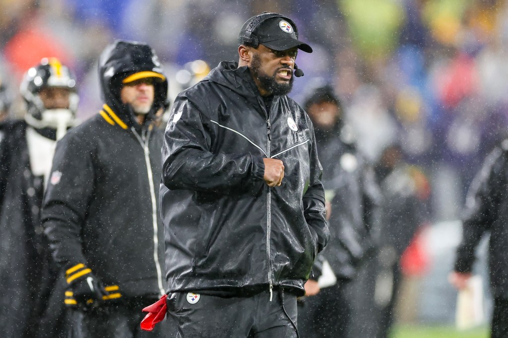 Mike Tomlin of the Pittsburgh Steelers reacts after a play in the fourth quarter of a game against the Baltimore Ravens