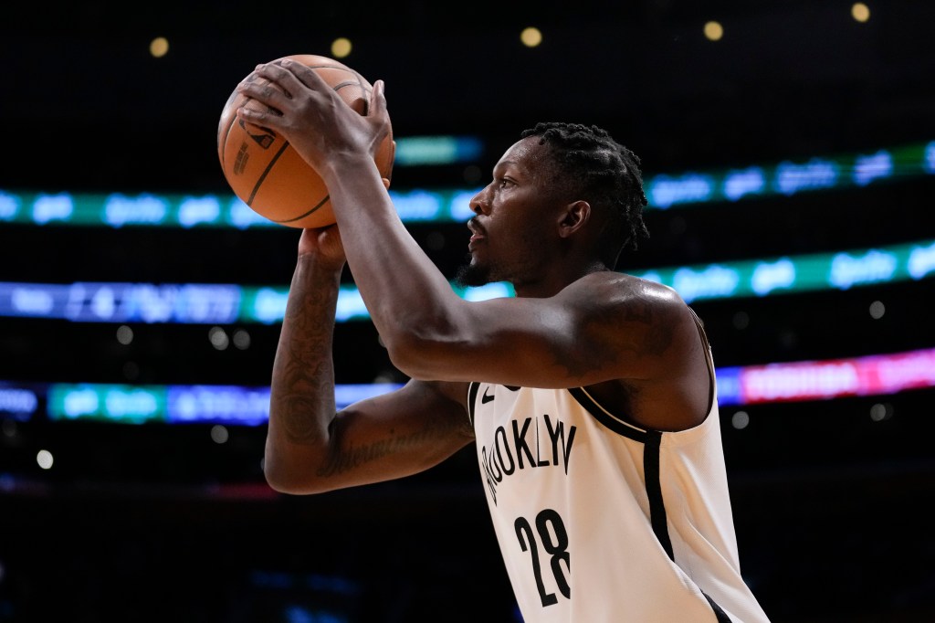 Dorian Finney-Smith shoots a jumper during the Nets' 130-112 blowout win over the Lakers.