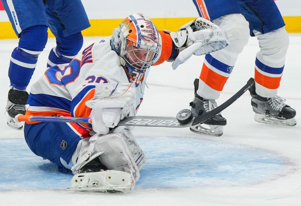 Ilya Sorokin makes one of his 35 saves during the Islanders' 3-2 win over the Maple Leafs on Monday.