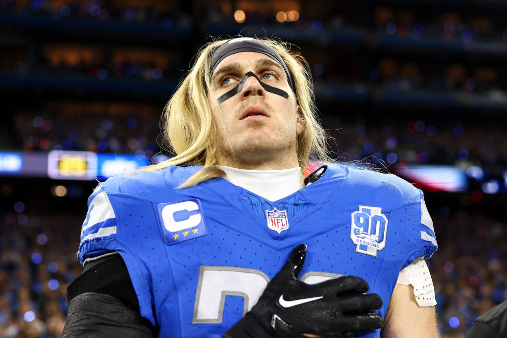 Lions linebacker Alex Anzalone defended head coach Dan Campbell's ill-fated two-point conversion attempt calls.