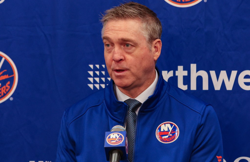 Islanders coach Patrick Roy