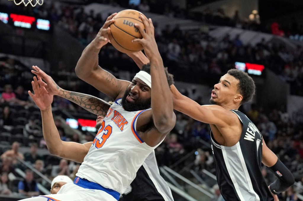 Mitchell Robinson was out of the Knicks' lineup again Sunday night.