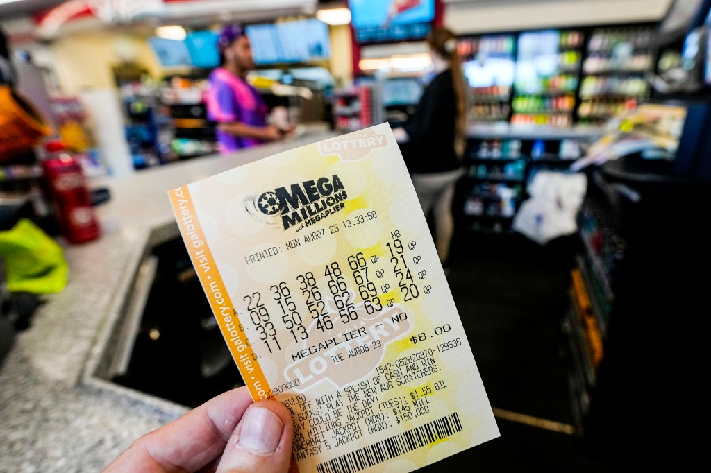 The Mega Millions jackpot rose to an estimated $1.1 billion after no tickets matched the winning numbers in Friday night's drawing.