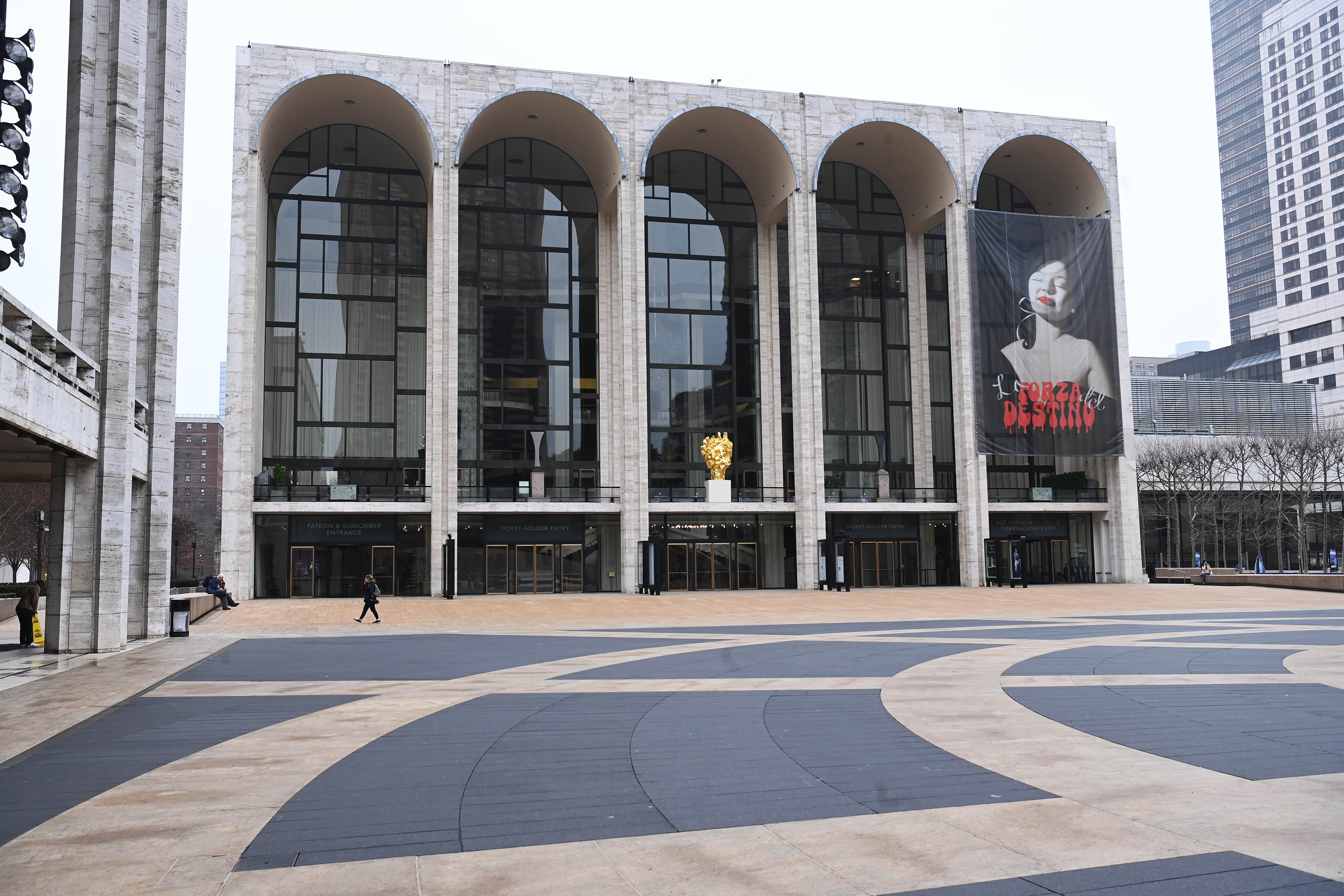 The Met Opera House was a beloved location for the tenor.