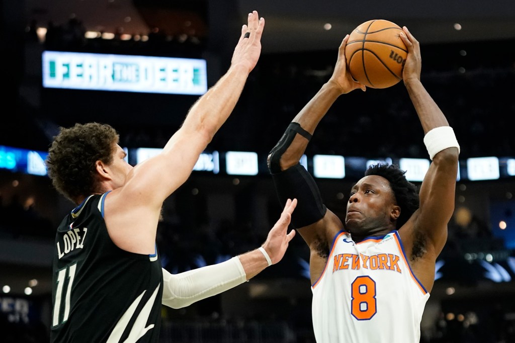 OG Anunoby and the Knicks moved closer to the Bucks in the Eastern Conference standings after their win.