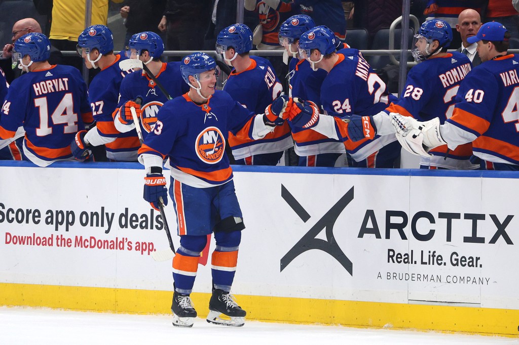 Casey Cizikas celebrates his goal during the Islanders' game against the Lightning in February.