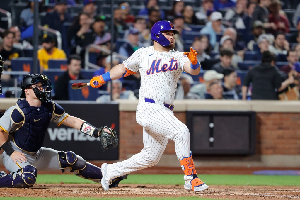 DJ Stewart drove in the game-tying run for the Mets on Monday in their eventual win against the Pirates.