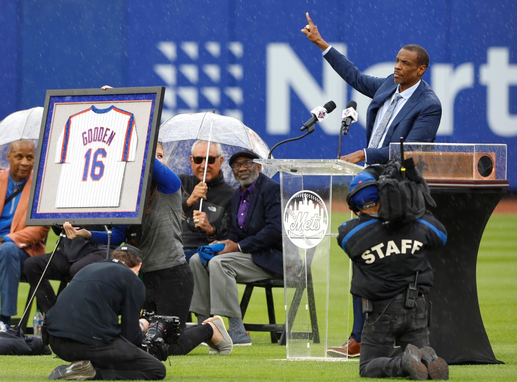 Dwight Gooden speaks during his Mets number retirement ceremony on Sunday.