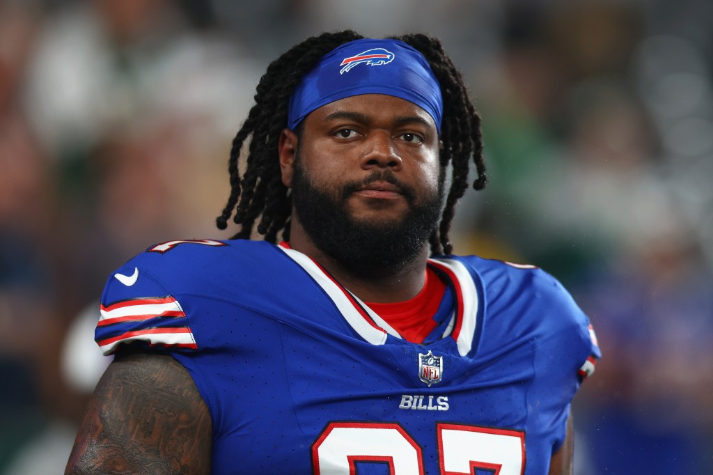 The Giants signed Phillips to provide defensive-line depth.