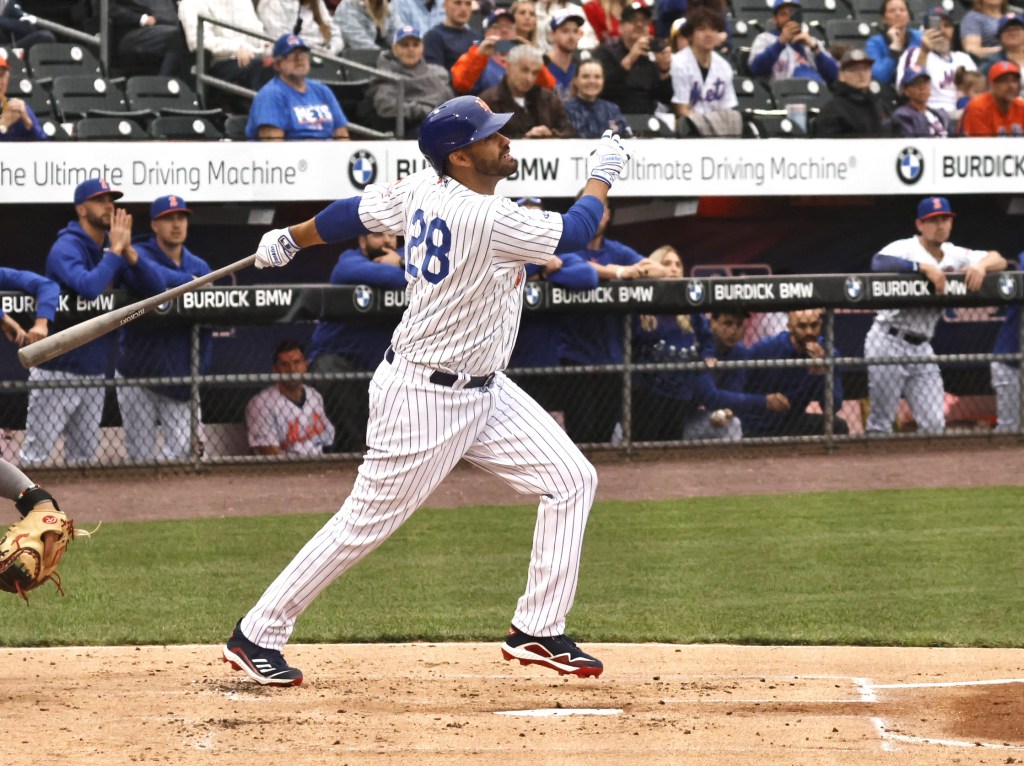 J.D. Martinez is expected to make his Mets debut against the Cardinals. 