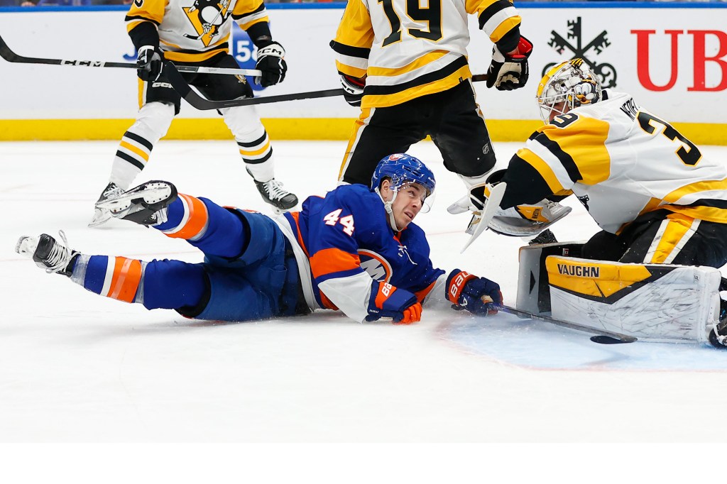 Jean-Gabriel Pageau exited the Islander's final game of the regular season with an injury.