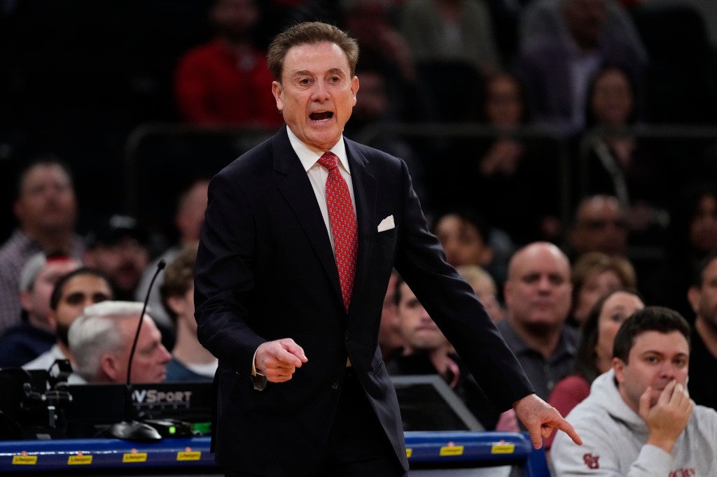 Rick Pitino accepted the off by Kentucky to play next season.