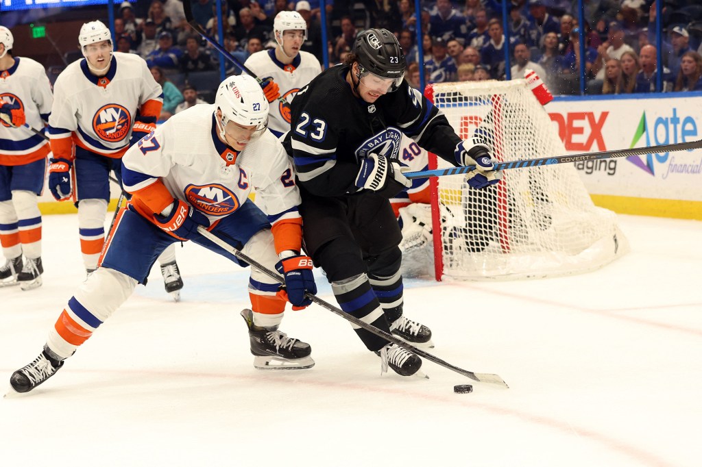 The Islanders can secure two critical points for the playoff race against the Flyers on Monday.