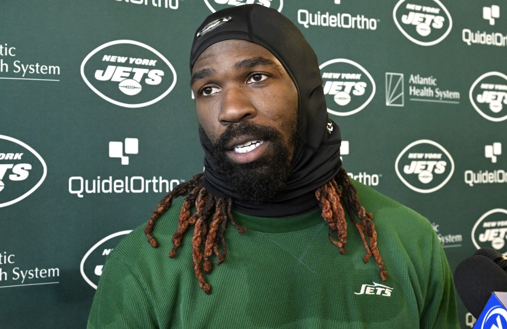 C.J. Mosley leads a strong Jets' linebacking corp., and it's highly unlikely Gang Green will draft a linebacker this year.