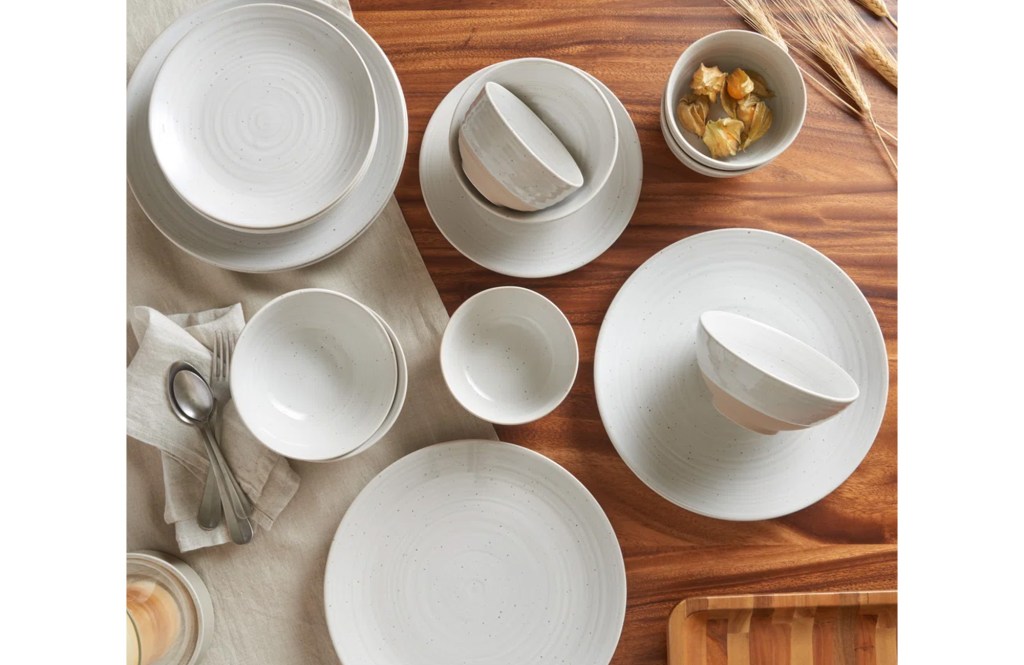 Siterra 16-Piece Dinnerware Set
