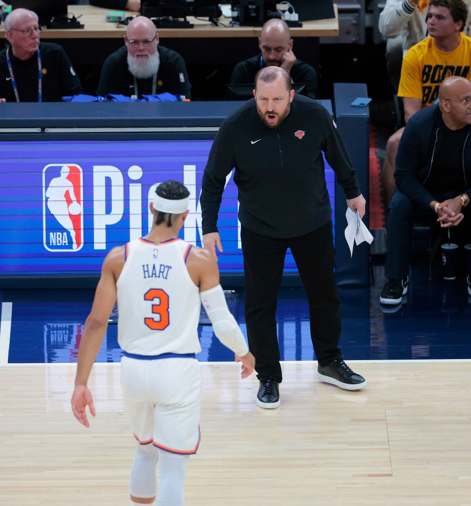 New York Knicks head coach Tom Thibodeau speaks with Josh Hart #3 of the New York Knicks during the second quarter. 