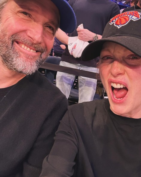 KNICK AT NIGHT: Julianne Moore and hubby Bart Freundlich watch as the New York Knicks take on the Indiana Pacers.