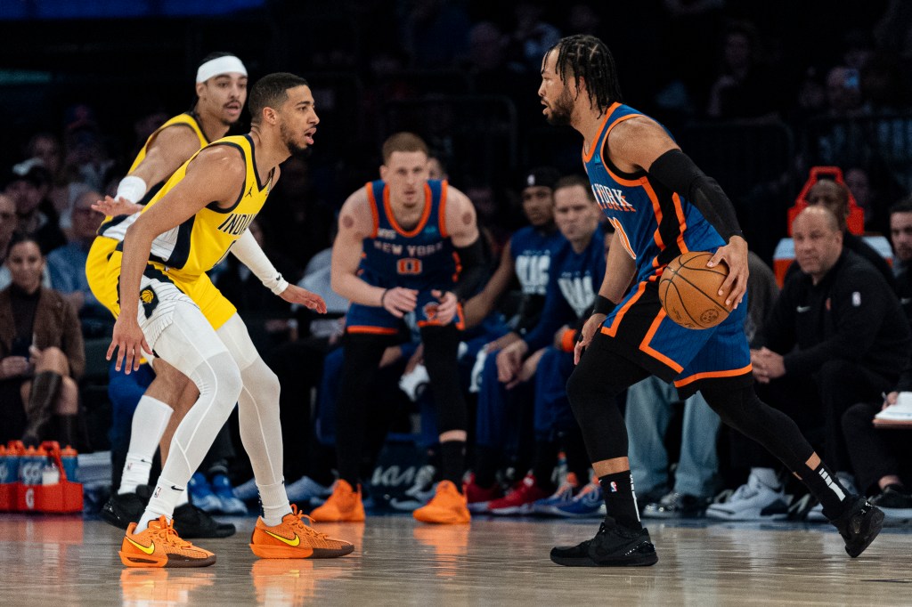 Jalen Brunson makes a move on Tyrese Haliburton, who he became friends with while they were teammates with Team USA.