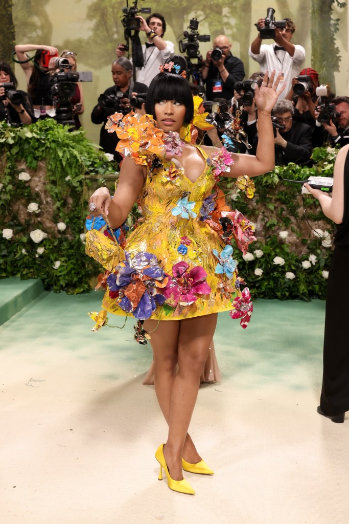 Nicki Minaj met gala red carpet