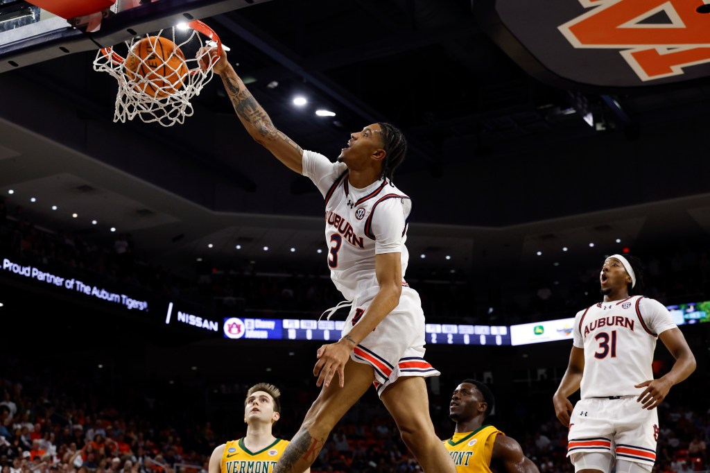 Jahki Howard dunks the ball during Auburn's win against Vermont on Nov. 6.