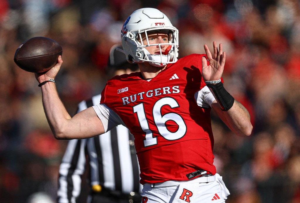 Athan Kaliakmanis, who transferred from Minnesota, threw three touchdowns to lead Rutgers to a win over his former team.