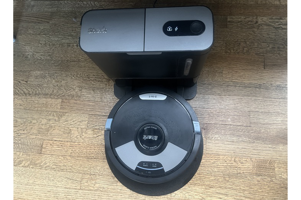 Shark Matrix Plus 2-in-1 Robot Vacuum and Mop