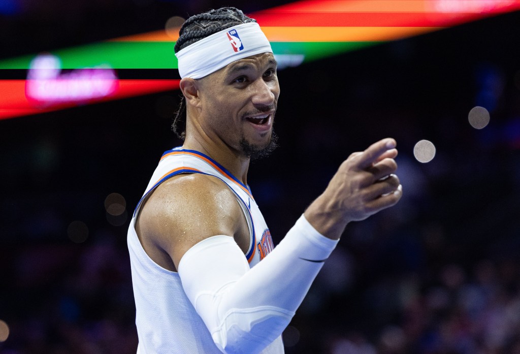 Josh Hart reacts after a play in the fourth quarter of the Knicks' win over the 76ers.