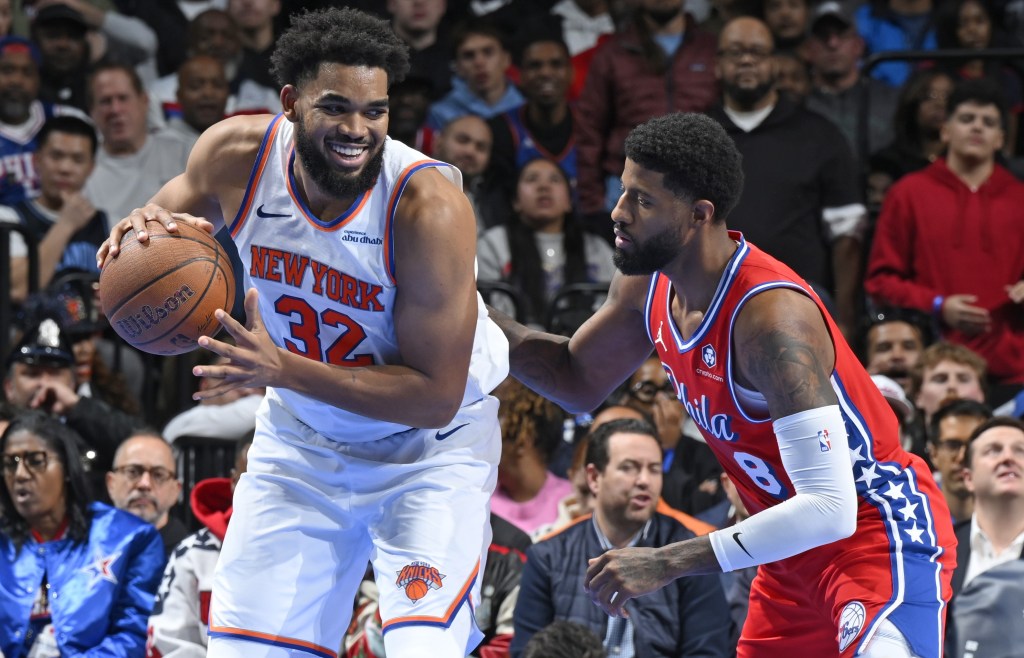 Karl-Anthony Towns looks to make a pass during the Knicks' win over the 76ers.