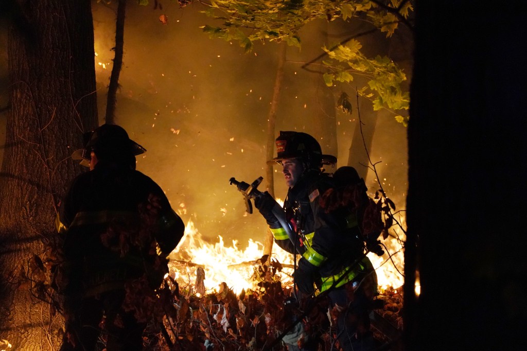 firefighter battle fires