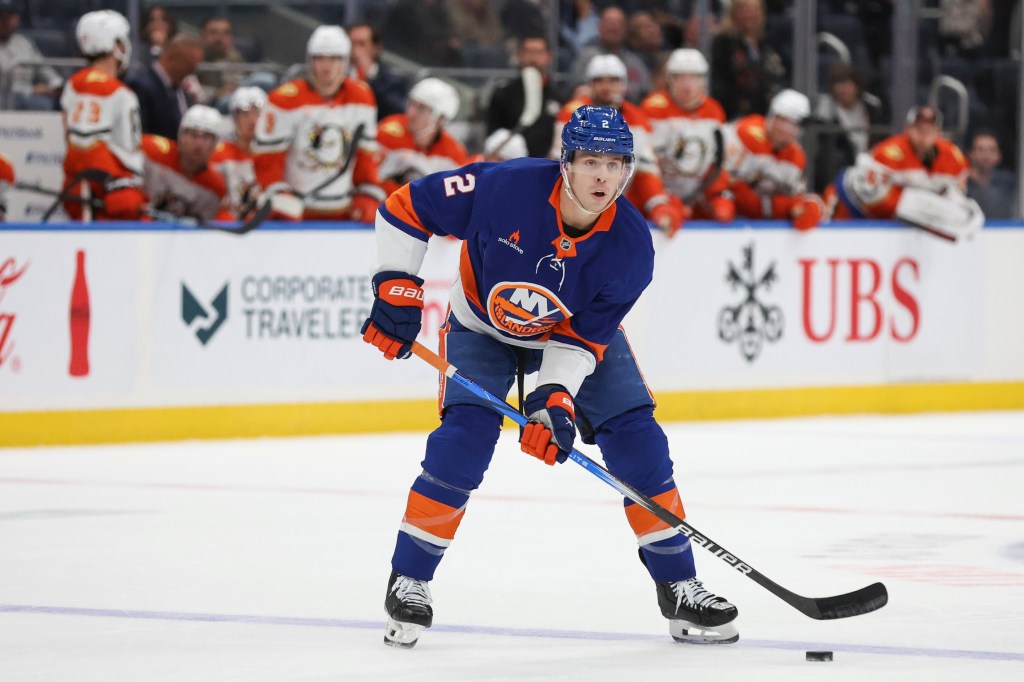 Islanders defenseman Mike Reilly during a game against the Ducks on Oct. 29, 2024.