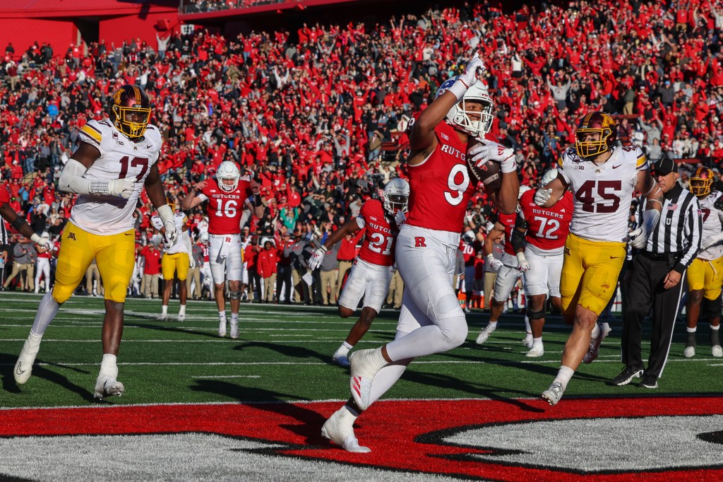 Ian Strong celebrates after catching the go-ahead touchown in the fourth quarter of Rutgers' 26-19 win over Minnesota on Nov. 9, 2024.