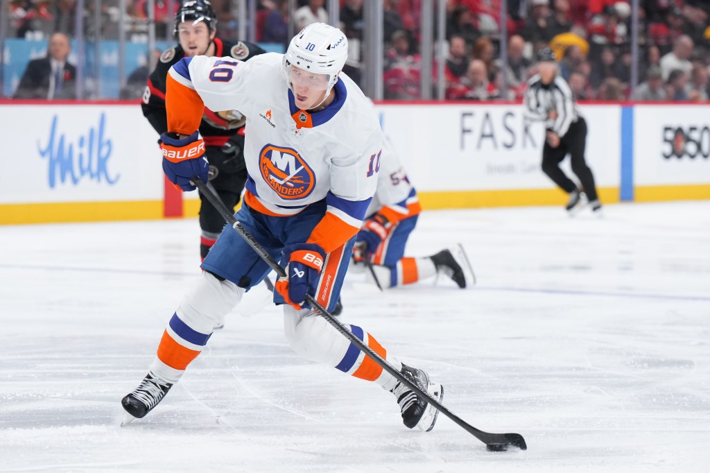 Simon Holmstrom #10 of the New York Islanders skates against the Ottawa Senators at Canadian Tire Centre on November 7, 2024.