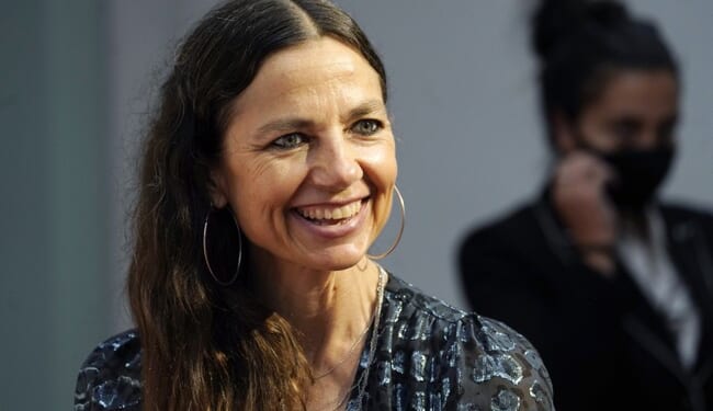 Oh BOO-HOO! Justine Bateman BLISTERS Dems Mark Kelly and Ruben Gallego for Posting Whiny Selfie-Video – Twitchy