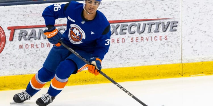Isaiah George sent down to AHL as Islanders' last cut