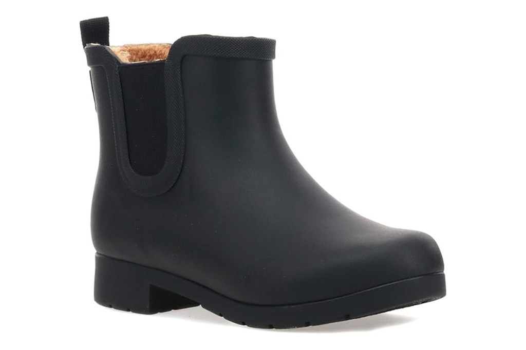 Black Chelsea rain boot with faux fur lining.