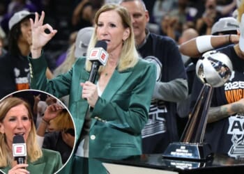 WNBA commissioner greeted with heavy boos during Aces championship trophy ceremony