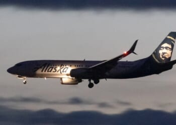 Alaska Airlines Vows IT Upgrades After Major Outage Forced Over 400 Cancellations