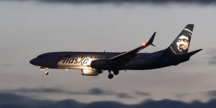 Alaska Airlines Vows IT Upgrades After Major Outage Forced Over 400 Cancellations
