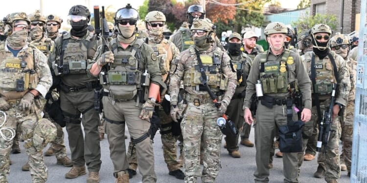 DHS Arrests 800 Illegal Immigrants In Illinois Raids As Trump’s Deportations Continue Amid Shutdown