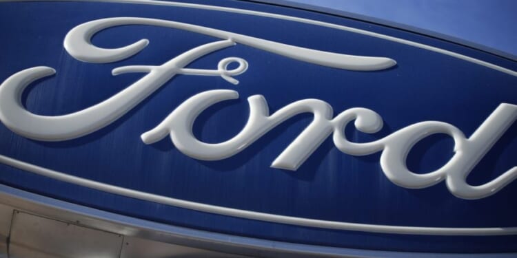 Ford recalls 290K vehicles over rearview camera safety issue