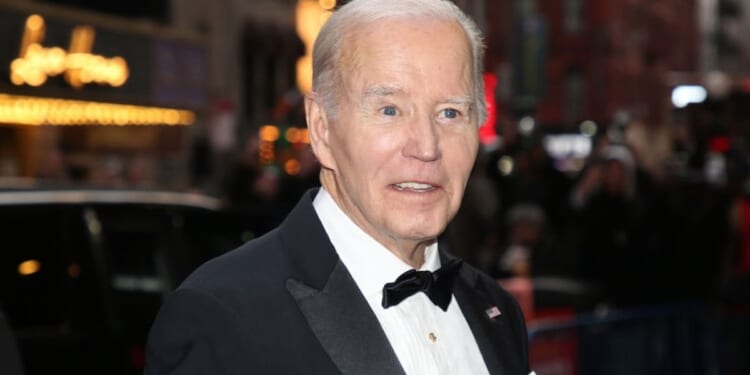 GOP Targets Biden’s Autopen Use – Pardons, Orders In Legal Jeopardy