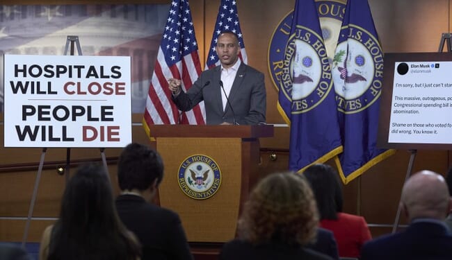 Hakeem Jeffries Blames Republicans for Schumer Shutdown's SNAP Stall – Twitchy