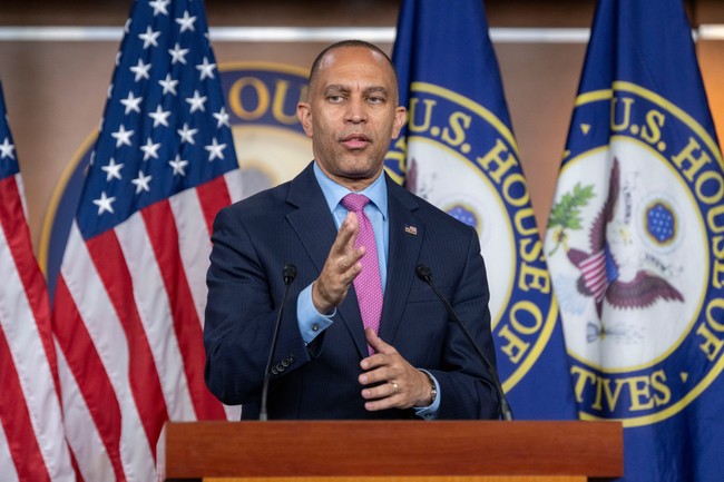 Hakeem Jeffries Endorses Zohran Mamdani for NYC Mayor as Democrat Party Embraces Socialism – Twitchy