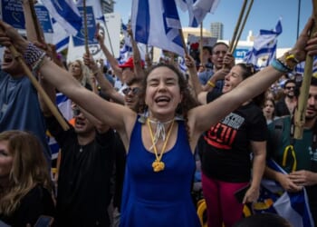 Tears and Cheers as Israeli Hostages Reunite With Families