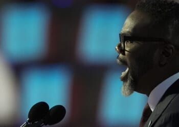 Threatening to Arrest Federal Agents While Ignoring City Lawlessness – Twitchy