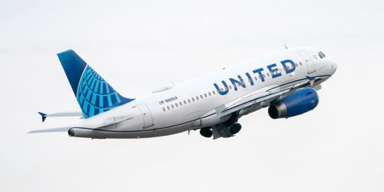 United Airlines jets collide on O'Hare tarmac