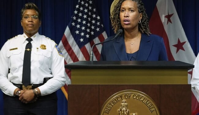 DC Mayor Imposes Limited Juvenile Curfew After Navy Yard Chaos on Halloween – Twitchy