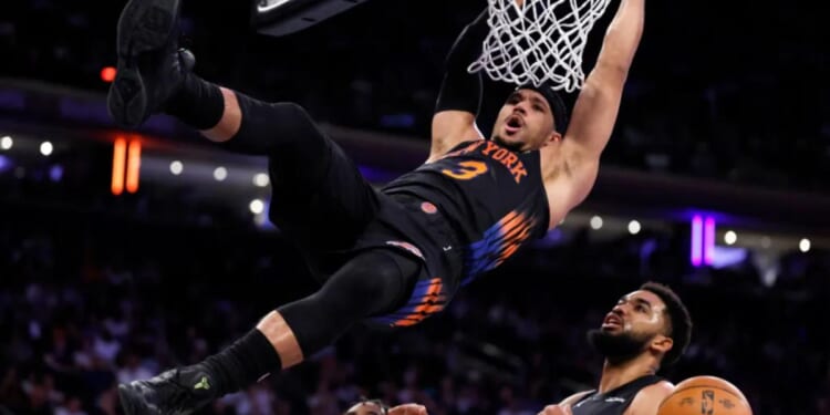 Josh Hart delivers histpric Knicks performance in win