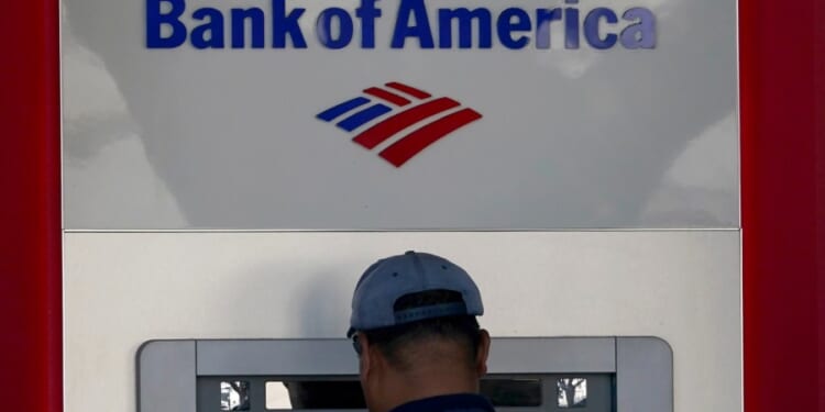 24 percent of households living paycheck-to-paycheck: Analysis