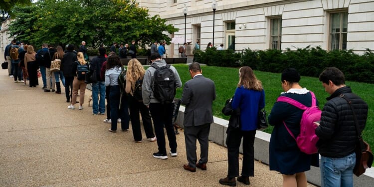 House staffers feel the pinch of a historic shutdown